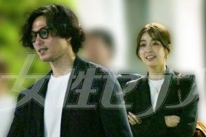 郎才女貌！南野拓实被拍到与演员女友约会，两人2020年开始交往