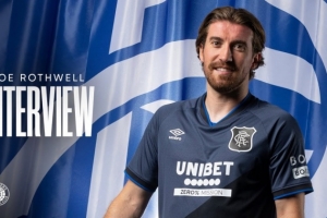 官方：30岁伯恩茅斯中场罗斯韦尔转会至流浪者，转会费46万欧