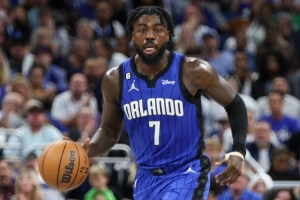 和火箭签下双向合同！凯文-哈里斯发推：休斯顿 一起冲啊！