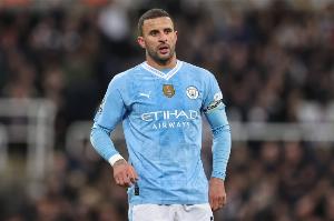 天空：沃克已接受伯恩利体检&预计几天内敲定，转会费最多500万镑