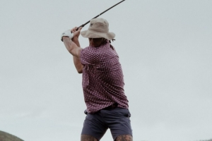 俱乐部成员+1⛳️掘金晒阿隆-戈登打高尔夫球照