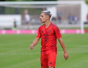 记者：塞尔塔租借萨拉戈萨受挫，拜仁要求强制买断&伯恩茅斯关注