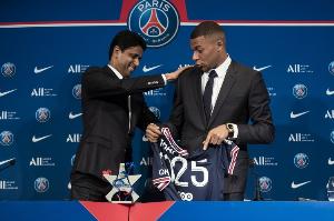 关系破裂！队报：姆巴佩当时和巴黎续约2+1，却展示续约3年的球衣