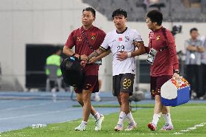 直播吧：谢文能比赛中因中暑伴有呕吐被换下，球员没有伤情