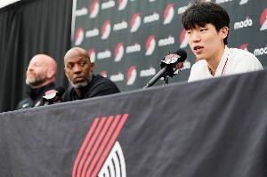 队记：这边训练量比CBA大&速度更快 杨瀚森未来有起伏也会有高光