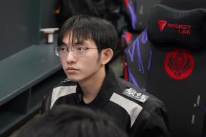 不愧是油枪！对线两名上单游刃有余 四局战绩合计9-7-29！