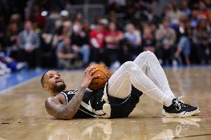 乔治：火箭很适合利拉德 他们有足够的防守资源围绕利拉德