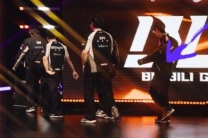 第三局翻中翻，LTA官推：心都碎了，最后一次机会了