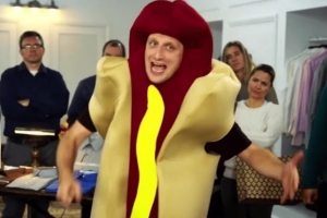 FLY官推：这版本到底谁还在选卡莉斯塔啊？