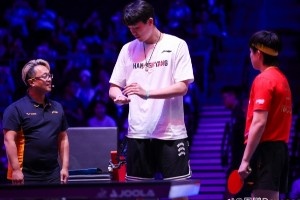 杨瀚森为王楚钦比赛挑边 媒体人发布现场高清图小杨真帅啊