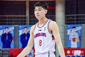 媒体人:崔永熙有意回CBA 广州就签约权转让向北控要价 谈判暂搁浅