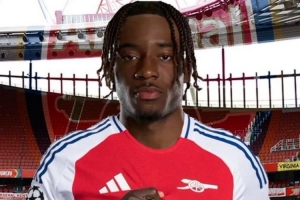 记者：马杜埃凯今天完成阿森纳体检，计划明天官宣&签至2030年