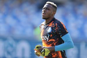 记者：加拉塔萨雷正等银行批准以签下奥斯梅恩，转会费分3期支付