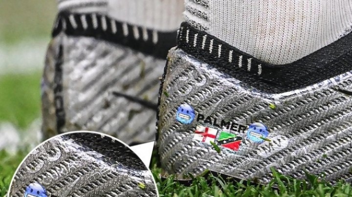 帕尔默球鞋上的细节：英格兰+圣基茨和尼维斯