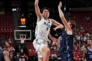 杨瀚森：最近最大改变是手变得跟叉子一样  有时在篮下都不进