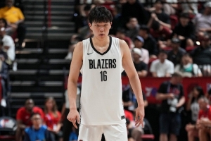 杨瀚森轰进2记三分开拓者队记大秀中文：他正在升温！