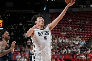 美记：杨瀚森是非常出色的掩护球员 机动性提升后他能成为精英