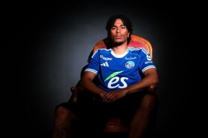 官方：斯特拉斯堡600万欧签下20岁中场奥耶德勒，曼联获得40%分成