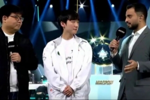 Peanut：一段时间没打比赛有点生疏，后面会越打越好