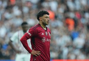 记者：张伯伦与贝西克塔斯解约，渴望寻找一家英格兰俱乐部