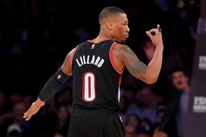 杨瀚森与利拉德当队友啦？