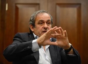 梁上君子盗走奖杯奖牌！法媒：普拉蒂尼撞见蒙面黑衣人入室行窃