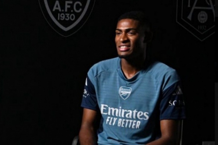 这能是棍哥吗莫斯克拉官宣图泄露，被误当成马杜埃凯上传