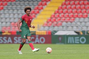 德天空：马竞与维加的谈判进展顺利，拜仁欣赏球员但尚未参与竞争