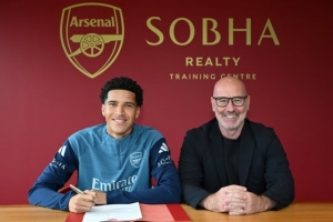 官方：阿森纳与德比郡17岁小将德米安-奥古斯丁签下职业合同