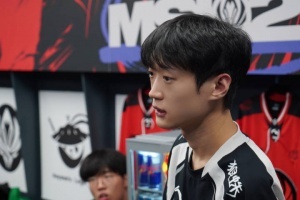 下次请站出来今天Shanks被Chovy压制 支付学费被教育