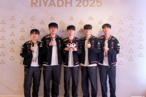 T1官推分享获得季军后队员合照并配文：感谢粉丝们~