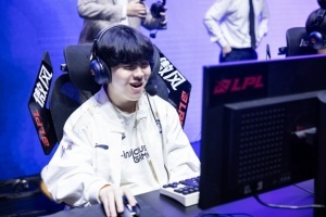 比赛打完Rookie位置上只剩下鸡架！Rookie两局C爆全场助队取胜！