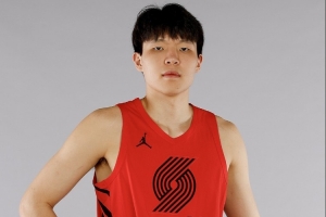 刘维伟：杨瀚森打夏联时有找我交流过 他的适应能力很强