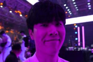 今天一点都不尽兴！Theshy首局0阵亡 上次小局0阵亡还要追溯到54小局前