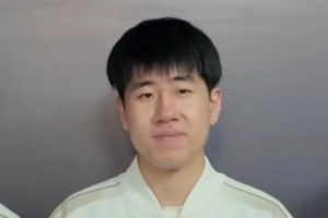 真老八秘制小汉堡！GALA晒今日晚餐：来个小汉堡 ​​​