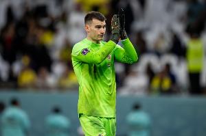 记者：费内巴切门将利瓦科维奇被推荐给米兰