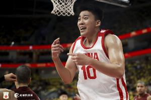 媒体人：男篮2场热身赛就数王俊杰表现欲望最强 希望他延续好表现