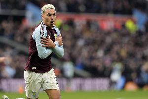 记者：切尔西将罗杰斯视为备选目标 高额薪资是斯特林离队障碍