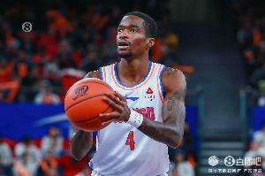 媒体人：四川在兜售萨姆纳的优先续约权 若按其要价成交将创历史