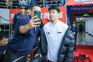 媒体人：同曦能从省体育局层面申领到450万 江苏能申领到250万元