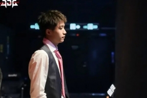 明凯：TES进攻性很强，而我们队打线也不错，就是拼刺刀吧