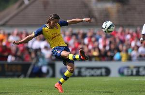 战胜病魔！前阿森纳青训球员奥尔森因病退役，现重返赛场攻入一球