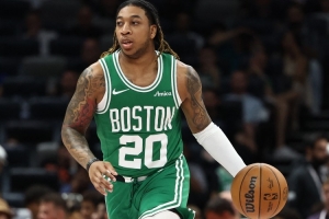 火箭官方：球队与以赛亚-克劳福德和JD-戴维森签下双向合同