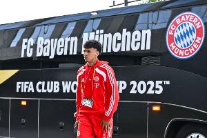 罗马诺：拜仁后卫阿兹努接受埃弗顿体检，转会费900万+300万欧