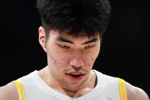 媒体人：中国男篮打阵地战时 内线的戏份要大幅度削弱