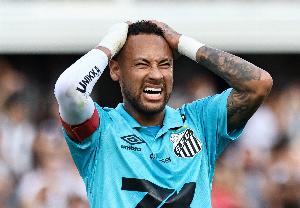 法媒：内马尔和球迷关系紧张或离开桑托斯，考虑加盟巴黎死敌马赛