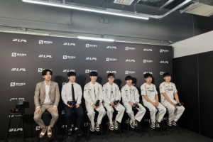 iG赛后群访 教练：小失误同时在一场比赛爆发出来就会很艰难