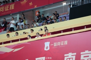 中国男篮热身赛再战波黑男篮 王治郅、胡卫东到场观战