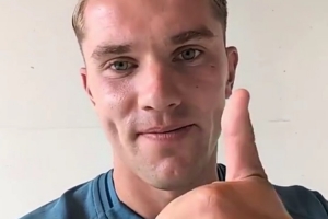 阿森纳晒约克雷斯视频：明天记得来阿森纳官网看和热刺的友谊赛