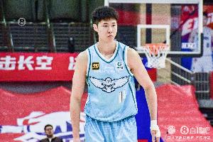 媒体人：赵嘉义在青岛打出了身价 更是在国家队站稳了脚跟